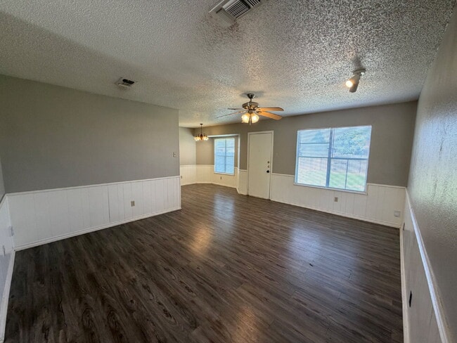 Photo - House Located On Cul-De-Sac & Minutes From Several Take Out Spots & W. Loop 289!