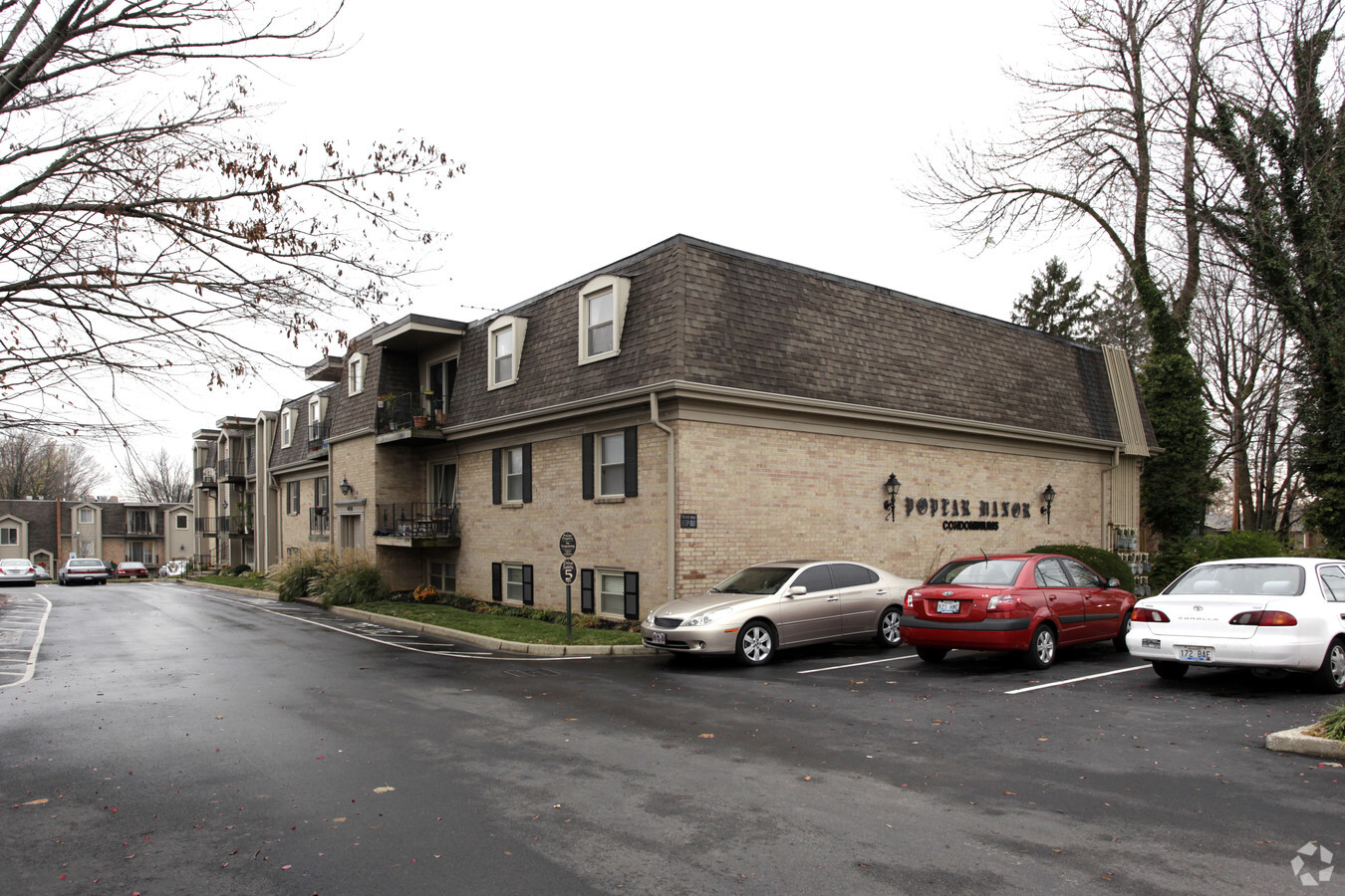 Poplar Manor Condominiums - Poplar Manor Condominiums