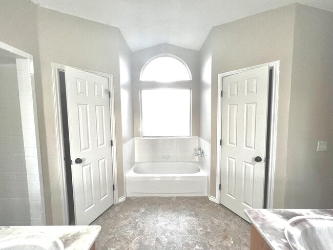 Photo - 5215 Northview Dr