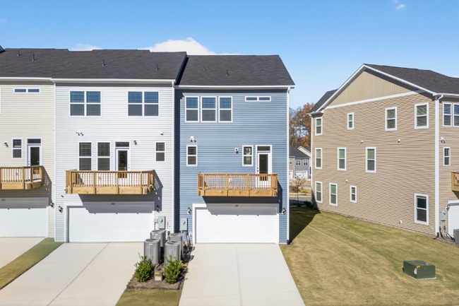 Photo - 315 Chesapeake Cmns St