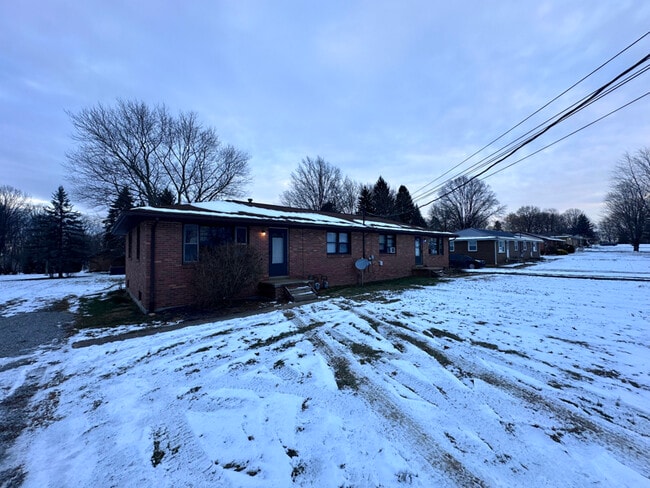 Building Photo - 4526 Middletown Rd E