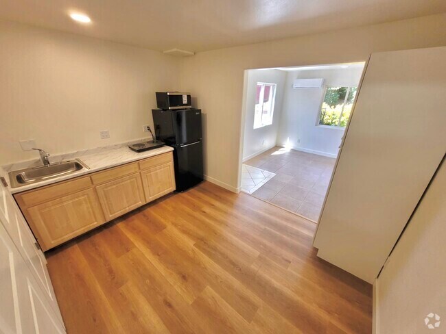 Building Photo - 1550 Encino Dr Rental