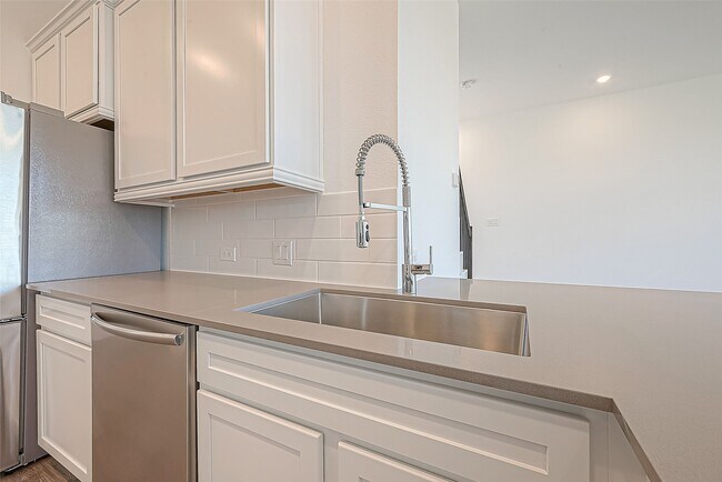 Photo - 5554 Amber Brook Ln