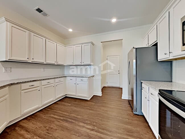 Photo - 588 Woodall Rd