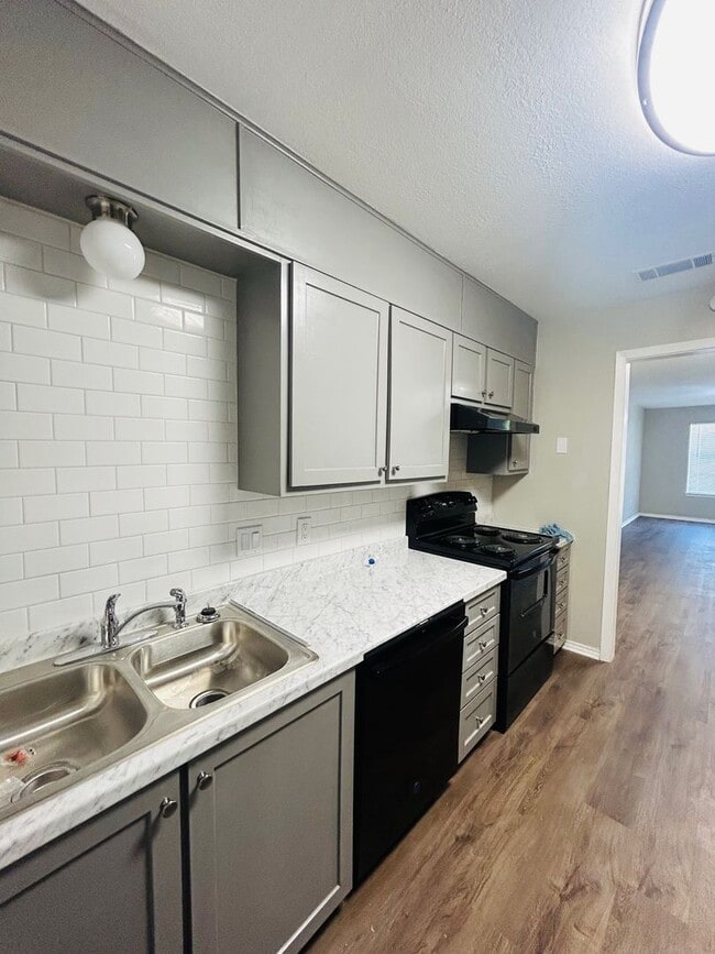 Photo - 3309 Alta Vista Dr Unit B