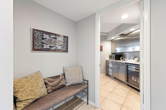 Living area/kitchen - 1111 N Gulfstream Ave Unit One Watergate