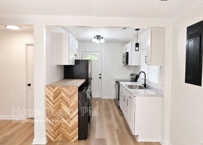 Photo - 754 Meade St