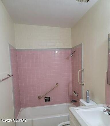 Photo - 425 E Delano St