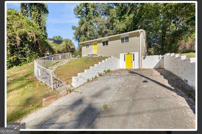 Photo - 477 Fairlane Cir NW