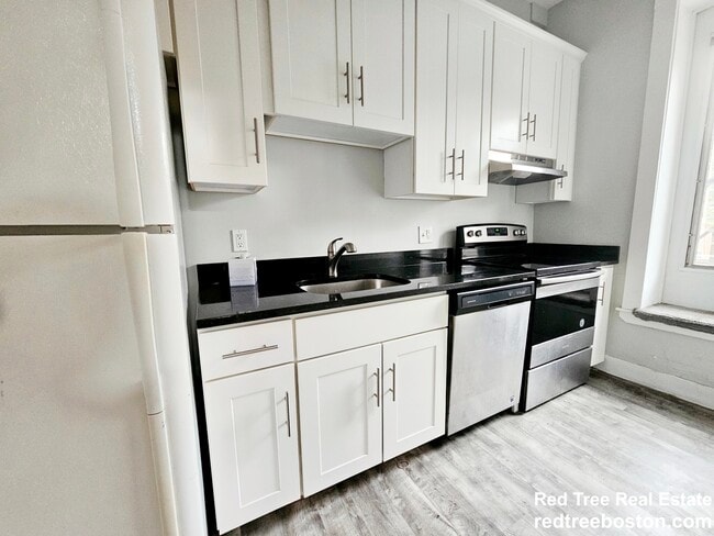 Building Photo - 1712 Beacon St Unit 2 Rental