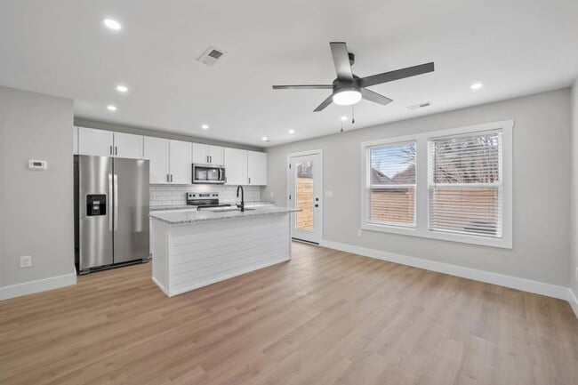 126 Shipman Dr