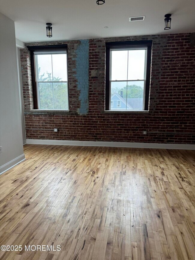 Photo - 179 Chelsea Ave Unit 308