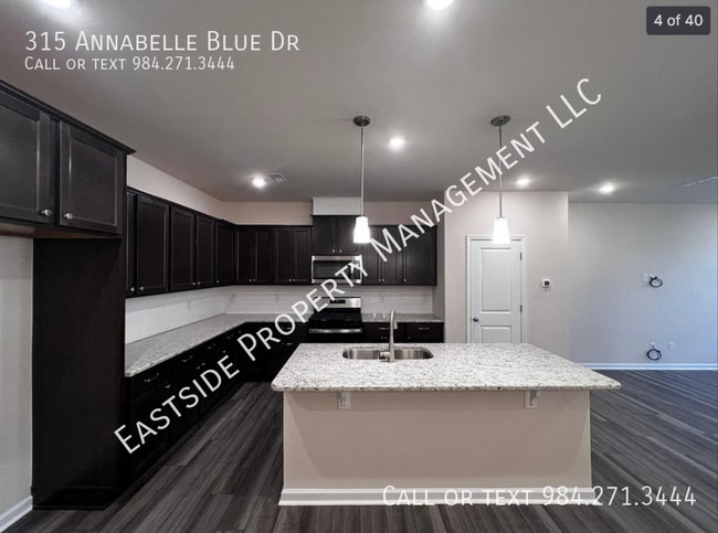Photo - 315 Annabelle Blue Dr