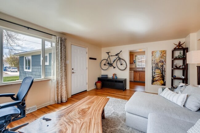 Photo - 216 S Irving St