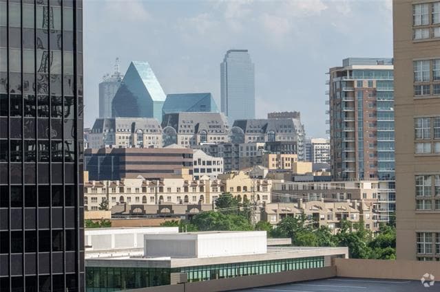 Building Photo - 3225 Turtle Creek Blvd Unit 645 Rental
