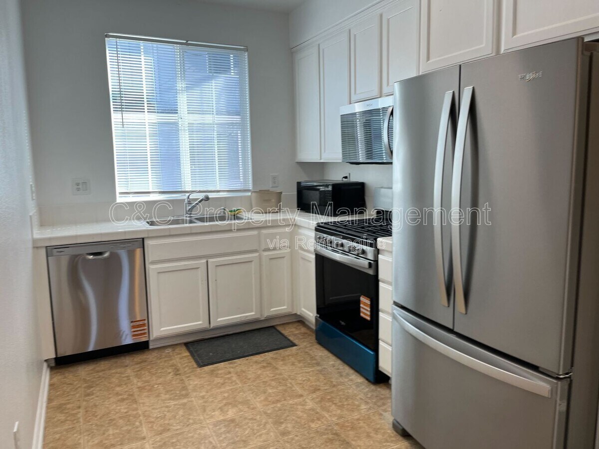 Photo - 475 Metro Walk Way Townhome