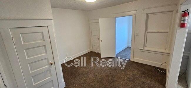 Photo - 1421 W Maxwell Ave Unidad 2