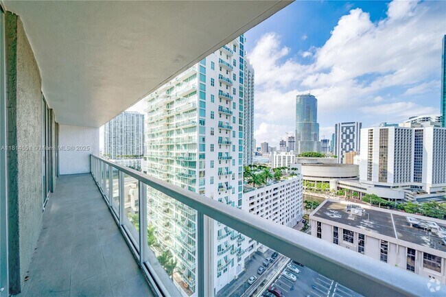 Building Photo - 55 SE 6th St Unit 1703 Rental