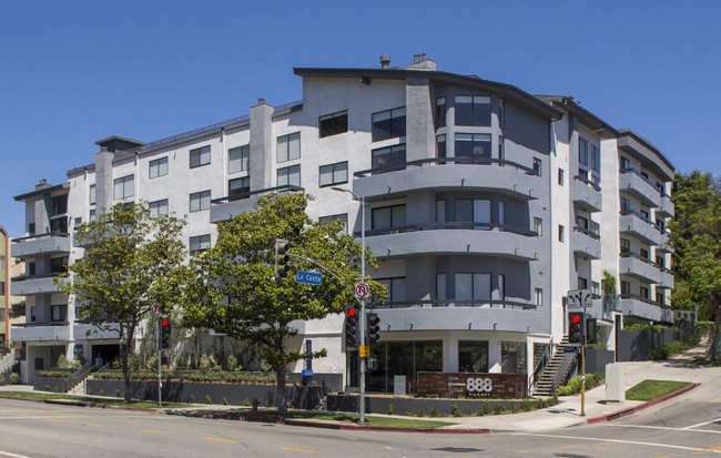Building Exterior - 888 Hilgard Furnished Residences Rental