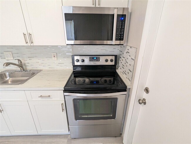 Photo - 2300 Douglas St Unit 7