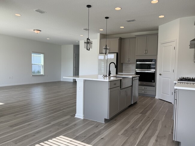 Photo - 104 Charmer Trce