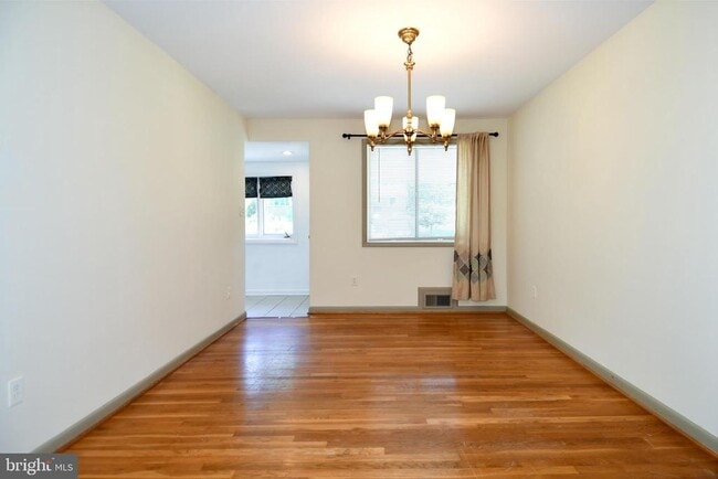 Photo - 4842 Randolph Dr