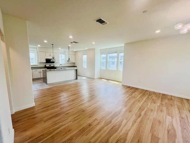 Photo - Vibrant 3 BED + 2.5 BA Milpitas Townhouse. Stainless Steel Appliances. Great Location.
