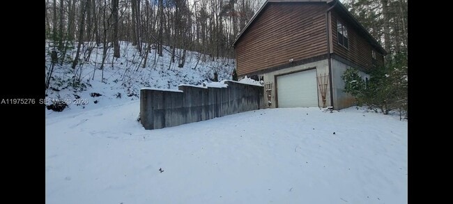 Photo - 320 Moss Hill Rd