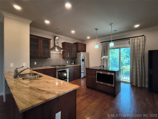 Photo - 1331 E 41st Pl