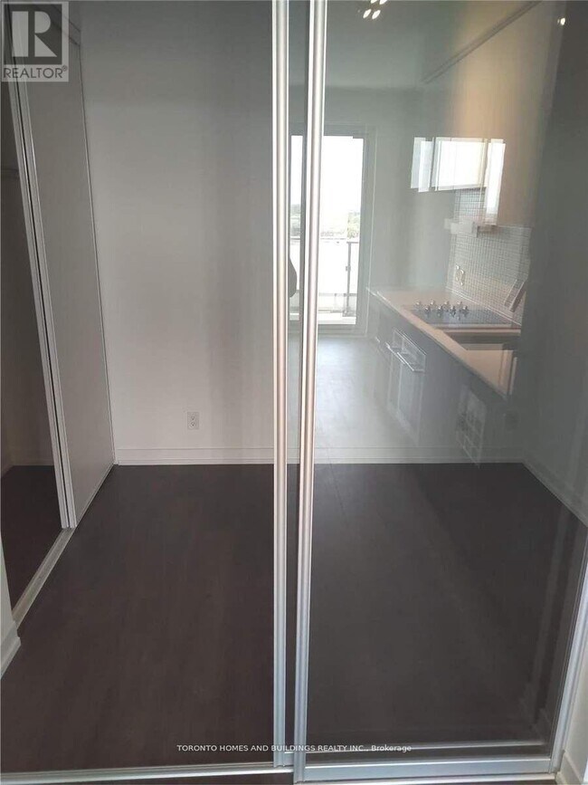 Photo - 950 Portage Pkwy Unit 907