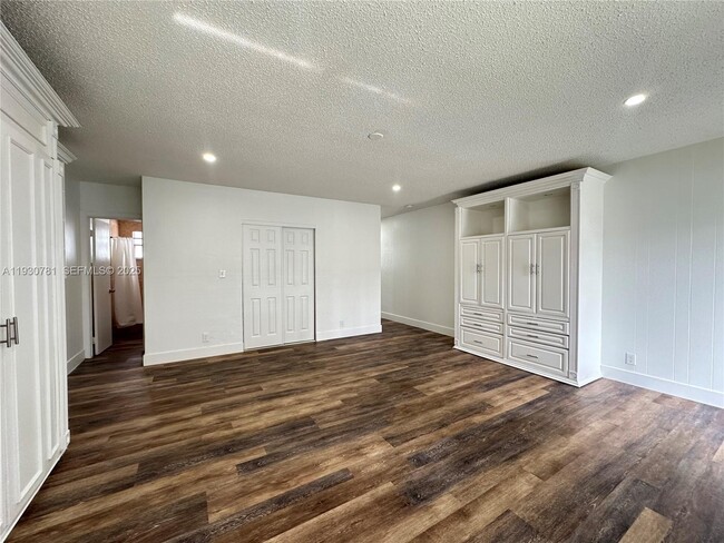 Photo - 112 NW 2nd Ave Unidad C