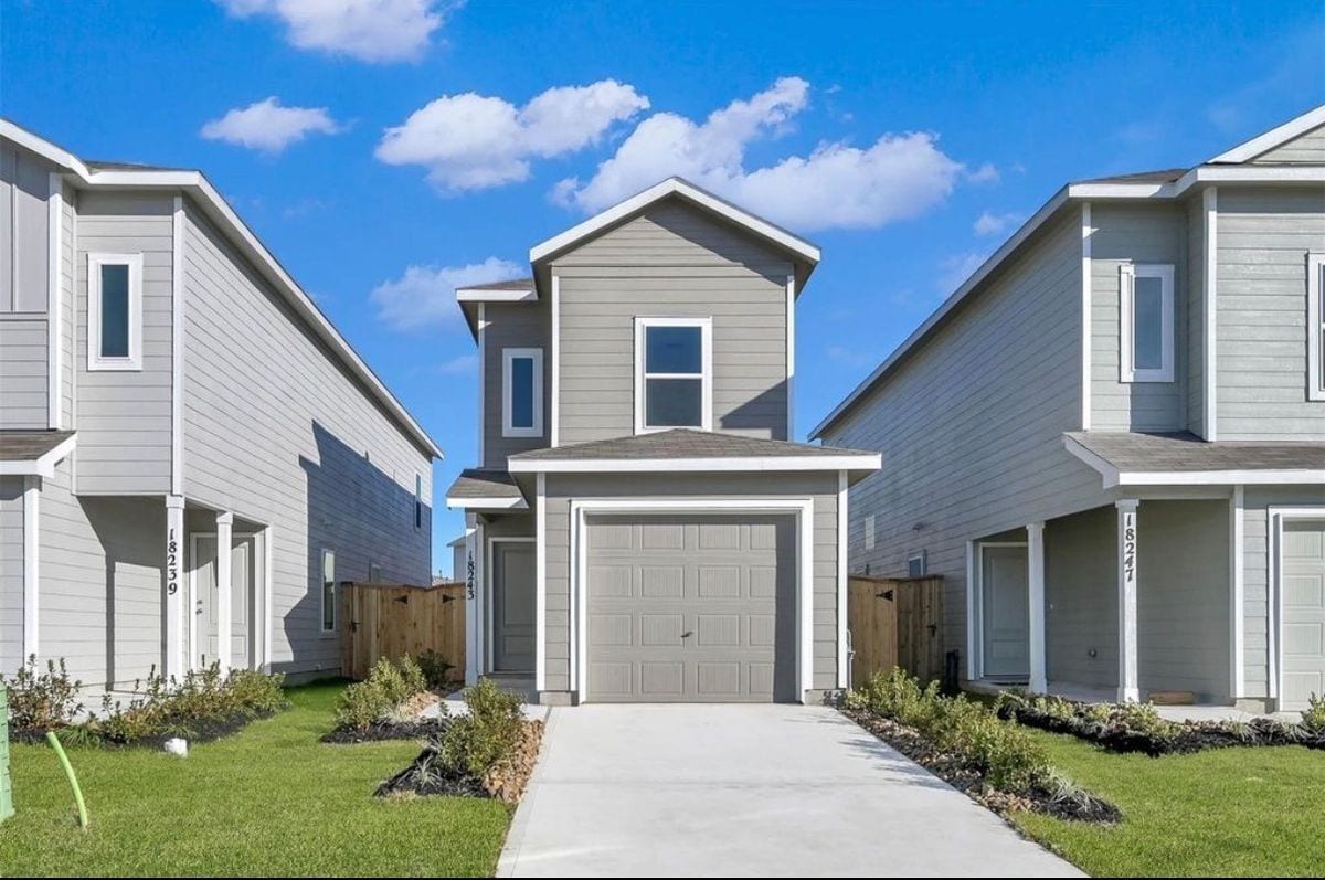 Photo - 18243 Via Aurelia Dr