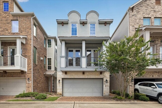 Photo - 1704 Oak Leaf Pass Dr