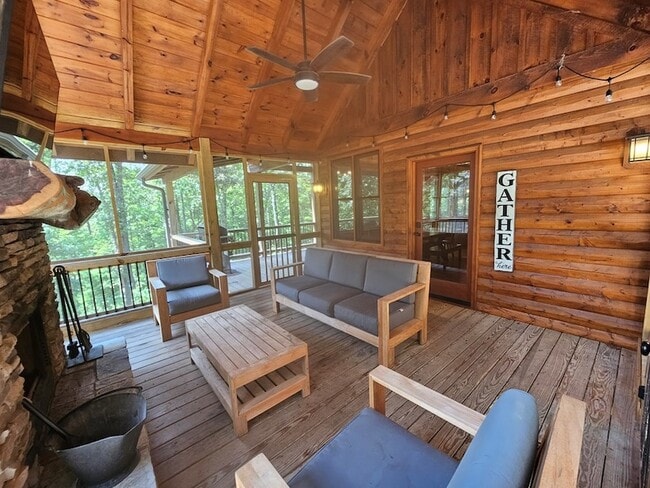 Photo - 101 Hothouse Dr