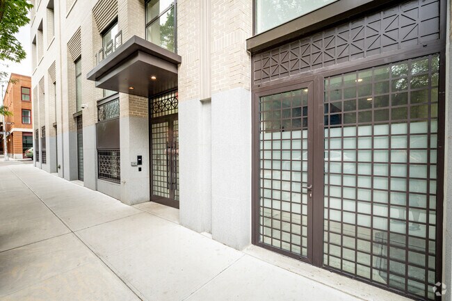 Photo - 1080 Lorimer St