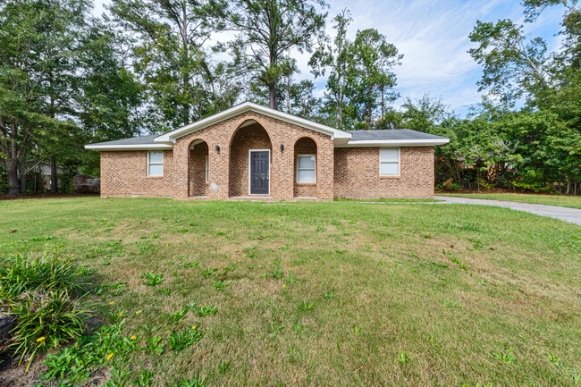 Building Photo - 2631 Drayton Dr