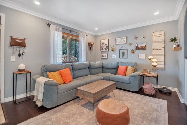 Photo - 2736 B St Unit 204