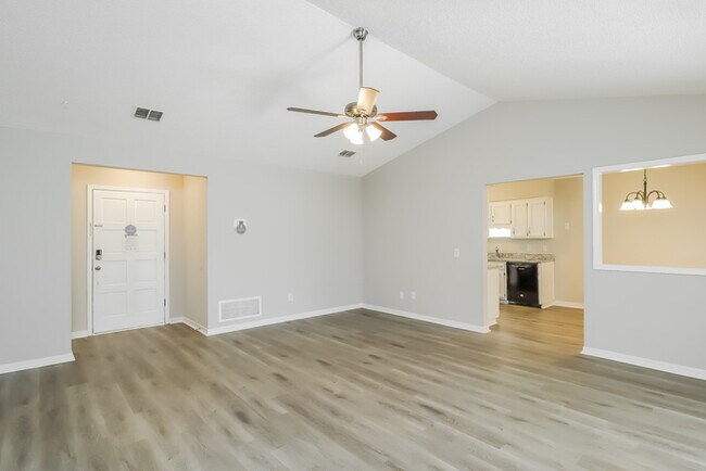 Photo - 2386 Dundee Ct E