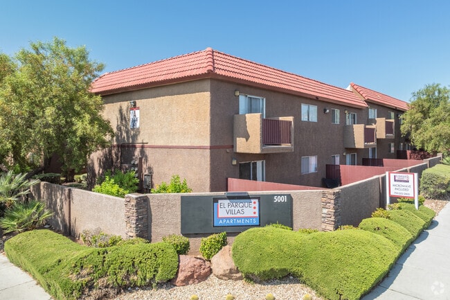 Building Photo - El Parque Villas