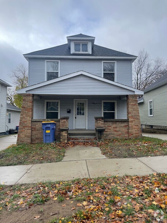 Building Photo - Spacious Single Family Home on NE Side!