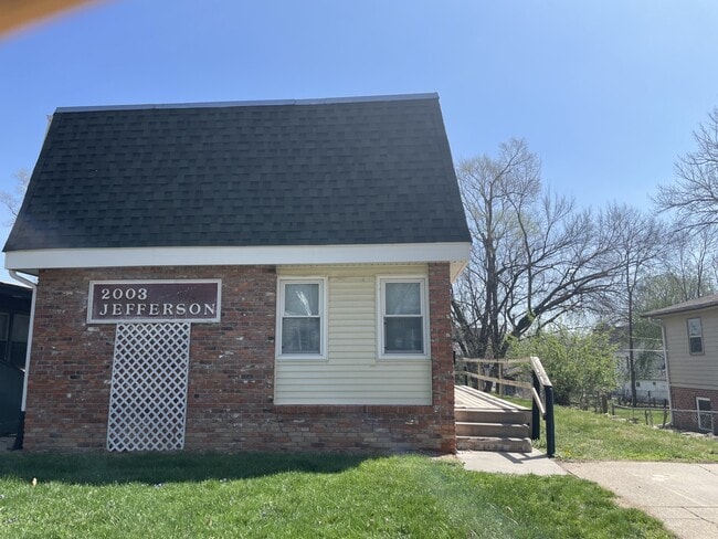 Photo - 2003 Jefferson St Unit 2