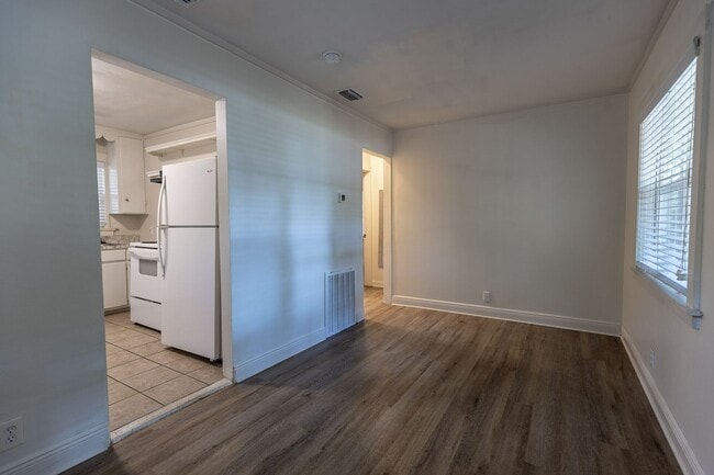 Photo - PRICE REDUCTION! SCHEDULE A TOUR TODAY! Be...
