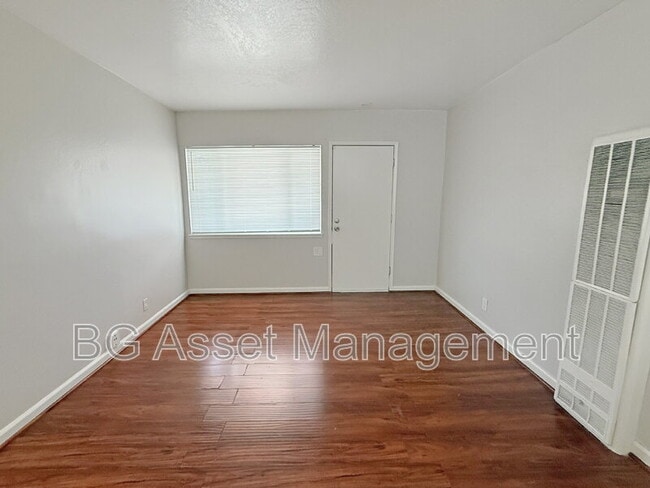 Building Photo - 945 S 45th St Unit A