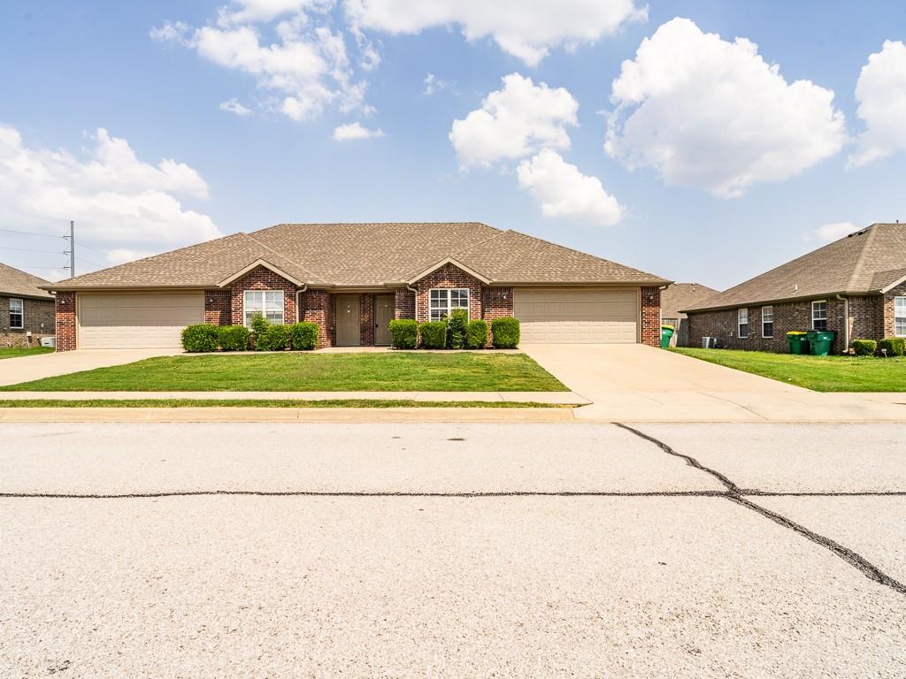 121 Sage St Townhome Townhome Rental in Centerton AR