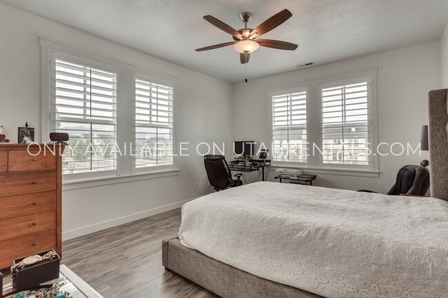 Photo - 4583 Crosswater Rd