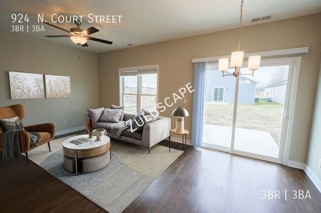 Photo - 924 N Ct St
