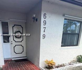 Building Photo - 6979 SW 40th St Rental
