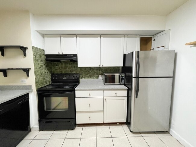 Photo - 4950 N Marine Dr Unit 209