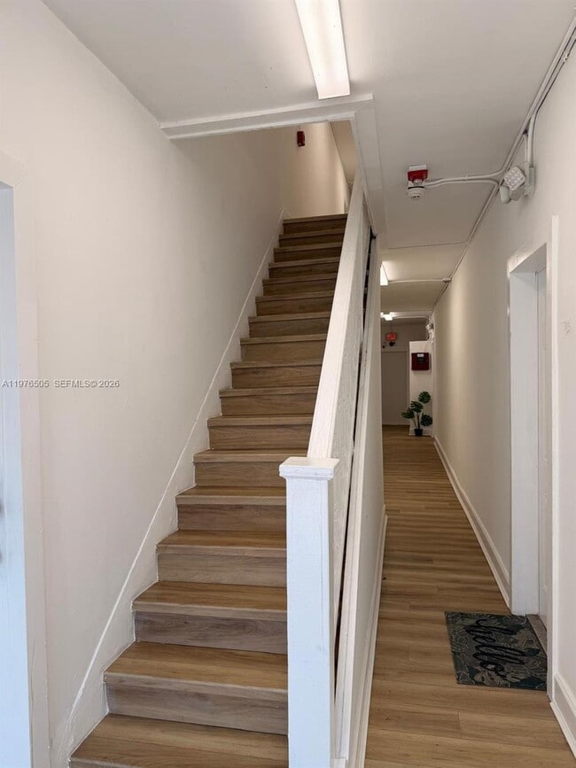 Photo - 337 SW 10th Ave Unit 5