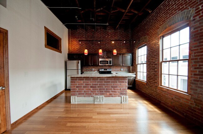 Building Photo - Union Biscuit Warehouse 209 Unit UB 209